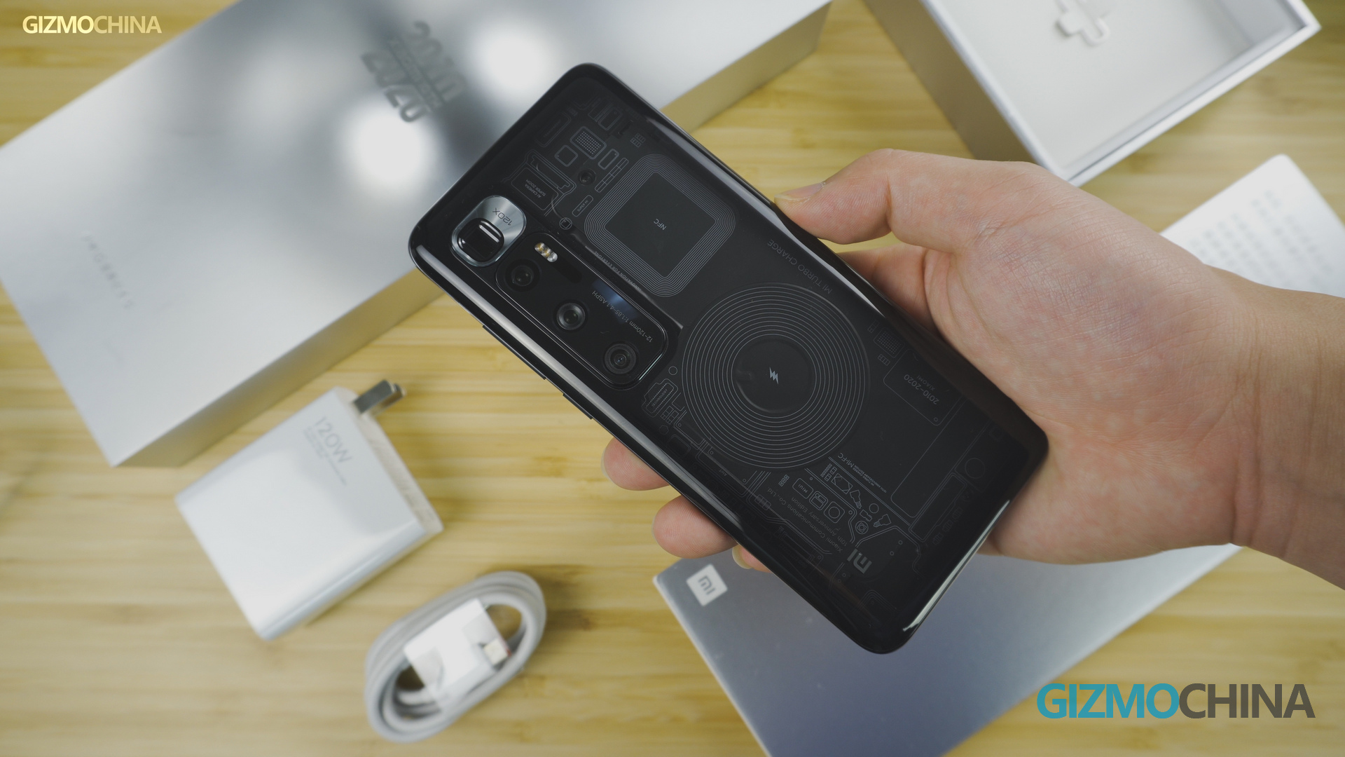 Xiaomi Mi 10 Ultra Review in primo piano 02 